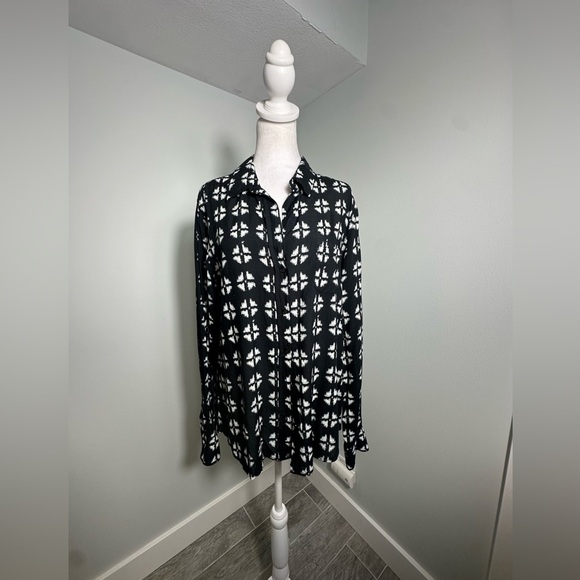 Velvet by Graham & Spencer Black Printed Button Down Rayon Shirt Size XL - Picture 4 of 16